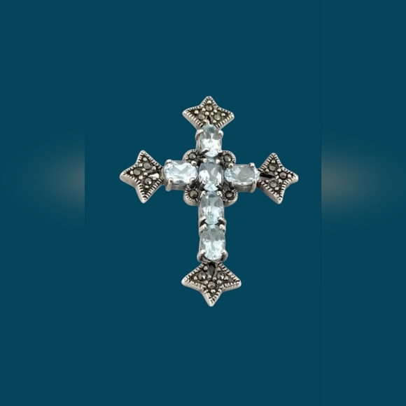 OBJ Vintage 925 Silver Aquamarine and Marcasite Cross Pendant - Picture 3 of 8